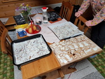 Ein Teil der Pilze werden getrocknet